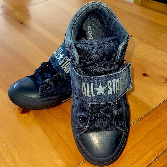 CONVERSE | Boys Black and Gray  High Top Converse All Star With Strap Size 3 - Picture 2 of 9